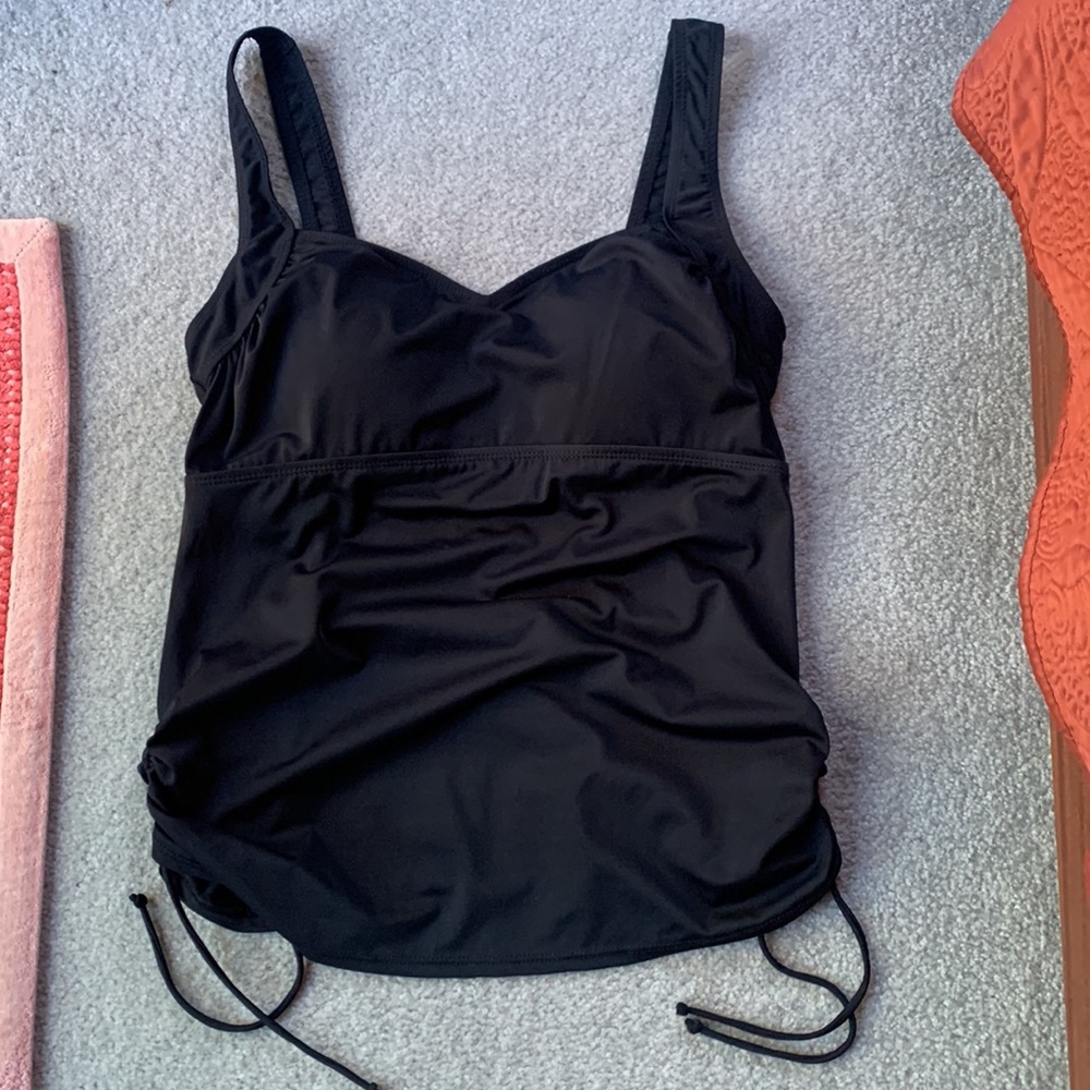 Worn Once: Wireless Swimsuits for All black ruched tankini top